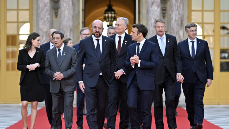Liderii europeni au convenit la summit-ul de la Versailles să susţină aderarea Ucrainei la UE, dar nu în procedură de urgenţă￼