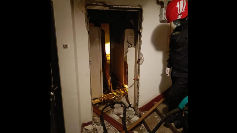 Explozie, urmată de incendiu într-un apartament din Târgovişte. Un bărbat a fost rănit￼