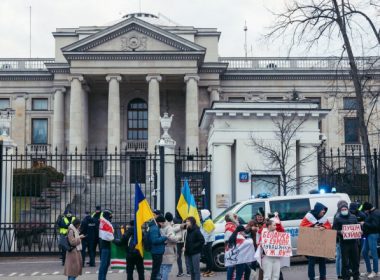 Polonia a blocat conturile ambasadei Rusiei la Varşovia, pe care o acuză că finanţează „activităţi teroriste”￼