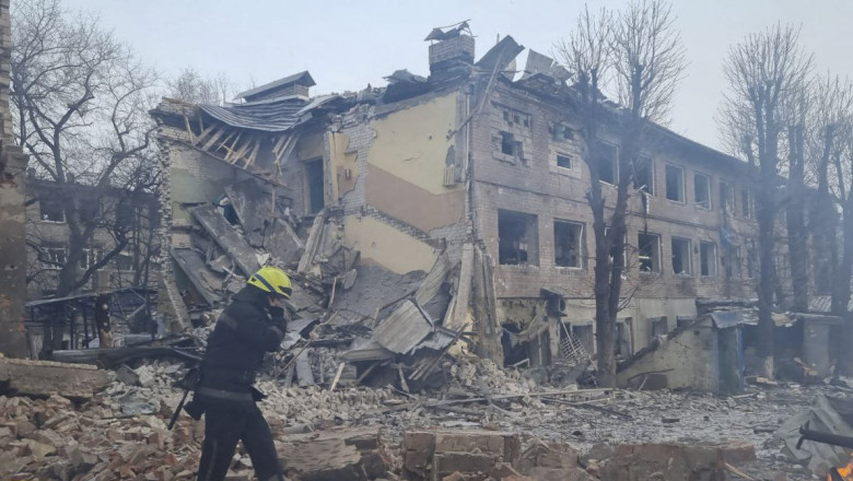 Armata rusă a bombardat un spital de psihiatrie din Harkov. Ruşii se pregătesc de asaltul Kievului
