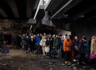 Ruşii au tras în ucrainenii care au ieşit să protesteze în Herson împotriva ocupaţiei