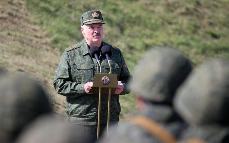 Lukaşenko spune că Ucraina se pregătea să atace Belarusul în ziua invaziei ruseşti / Avertisment despre „mercenarii” din preajma Cernobîl