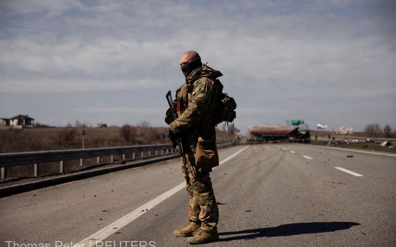 Armata ucraineană preia din nou controlul asupra unei autostrăzi strategice în estul ţării
