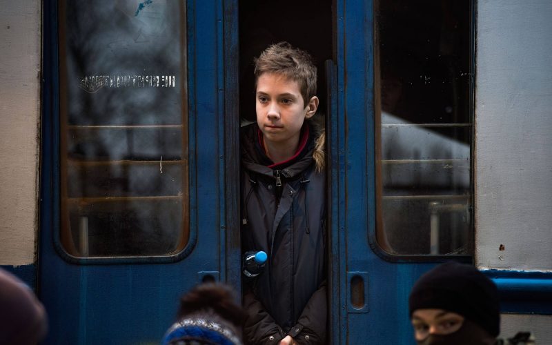 Trenuri pline cu refugiaţi părăsesc România