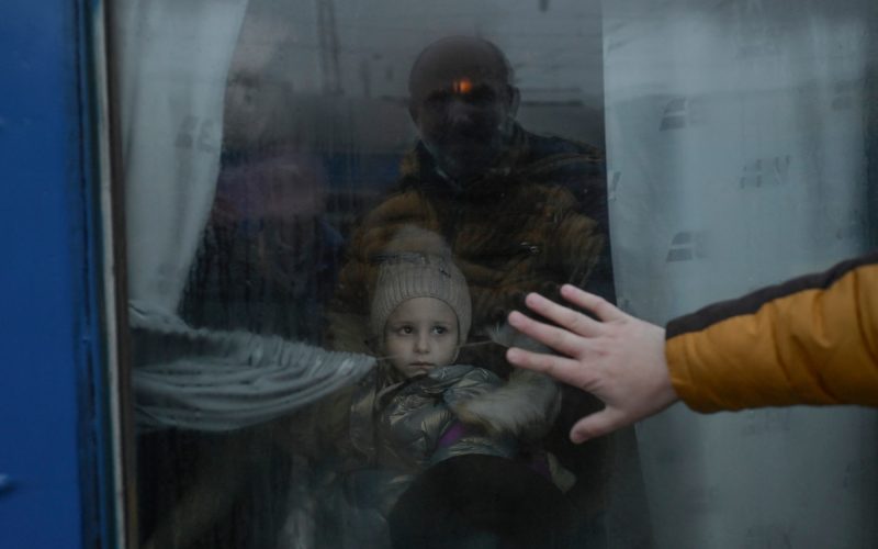 La fiecare secundă, un copil din Ucraina devine refugiat, afirmă UNICEF