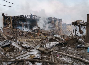  Nouă morţi şi 57 de răniţi în atacul aerian al Rusiei asupra bazei militare de la Iavoriv