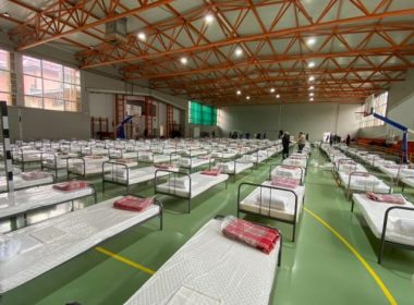Numărul refugiaţilor cazaţi în taberele temporare din judeţ a scăzut cu peste 80%