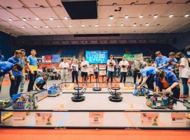 Trei echipe româneşti de robotică FTC s-au calificat la Campionatul Mondial din Houston, SUA