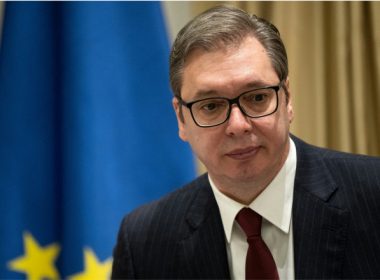 Alegeri prezidenţiale în Serbia: Cum încearcă Vucic să împace şi capra, şi varza în relaţia cu Rusia şi UE￼