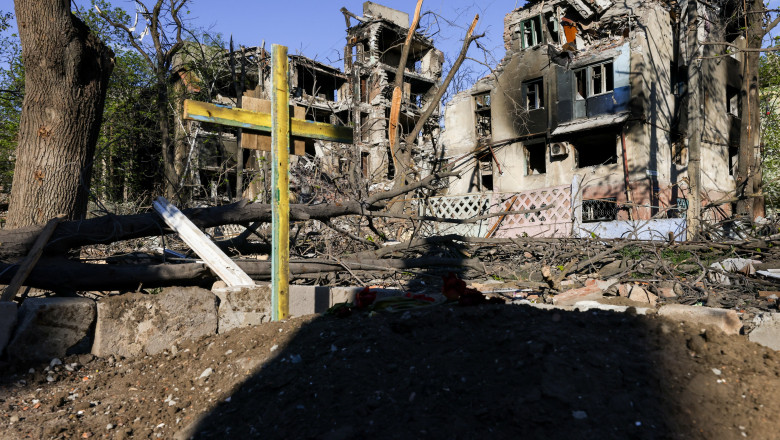 1.150 de cadavre de civili găsite în zona Kiev, 70% au fost împuşcaţi. Oficiali din Mariupol: E pericol iminent de epidemii mortale