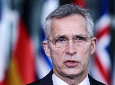 Stoltenberg: NATO este gata să furnizeze arme Ucrainei câţiva ani￼