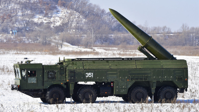Rusia desfăşoară noi rachete Iskander în apropierea graniţei cu Ucraina￼
