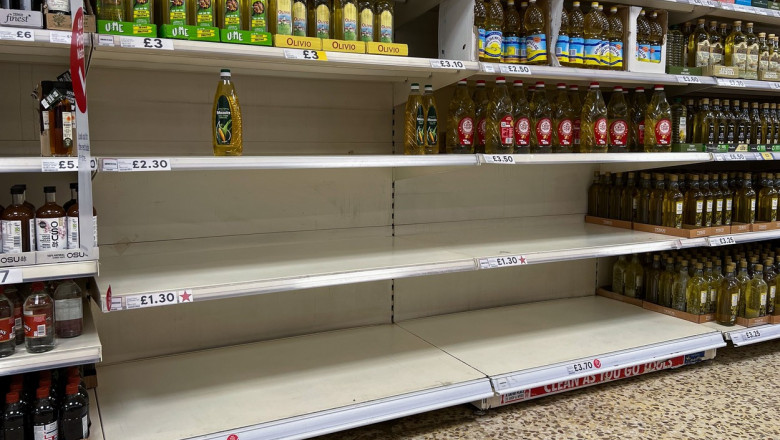 Supermarketurile din Marea Britanie raţionalizează uleiul de gătit. Cea mai mare cantitate venea din Ucraina￼