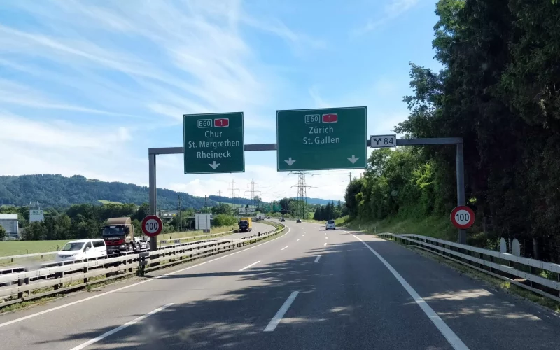 Activişti de mediu au blocat o autostradă în Elveţia; circa zece persoane arestate