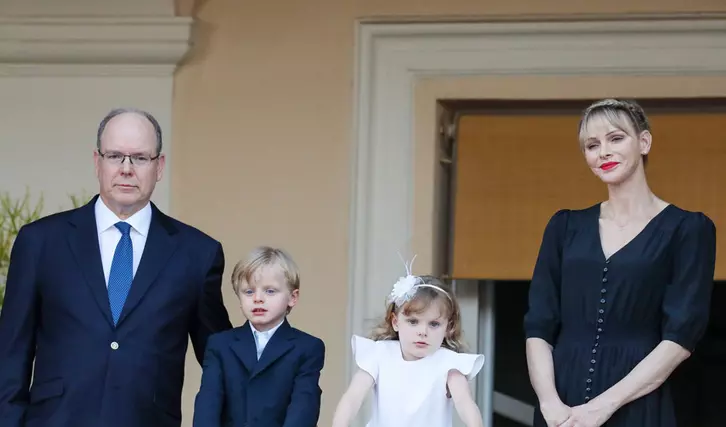 Prinţesa Charlene a sărbătorit Paştele cu primul portret de familie, de când s-a întors la Monaco