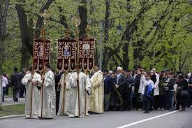 Credincioşii catolici sărbătoresc duminică Floriile; la Bucureşti - tradiţionala Procesiune de Florii, după doi ani de pandemie