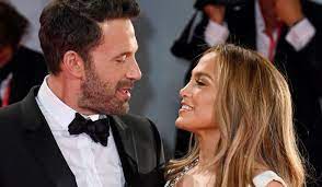 Jennifer Lopez îşi anunţă logodna cu Ben Affleck