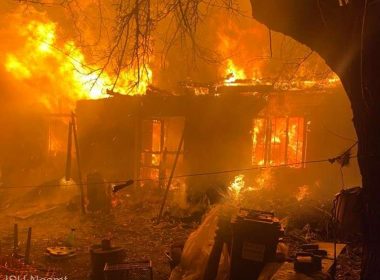 Doi fraţi din Doljeşti au murit într-un incendiu care le-a cuprins casa