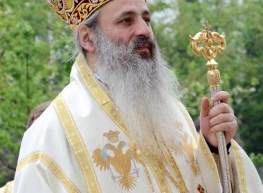 Mitropolitul Teofan, în Pastorală: Bucuria Sfintelor Paşti să ajungă şi la cei întristaţi, dăruindu-le un strop de mângâiere
