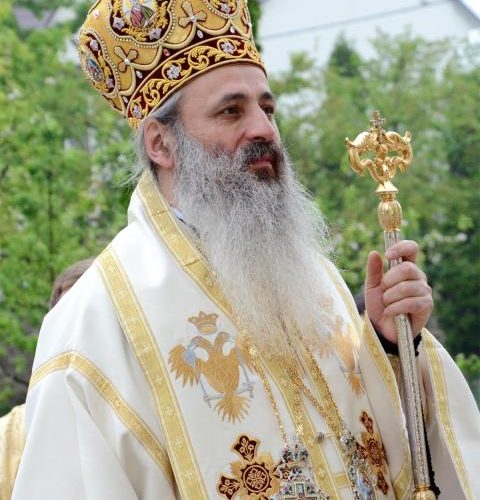 Mitropolitul Teofan, în Pastorală: Bucuria Sfintelor Paşti să ajungă şi la cei întristaţi, dăruindu-le un strop de mângâiere