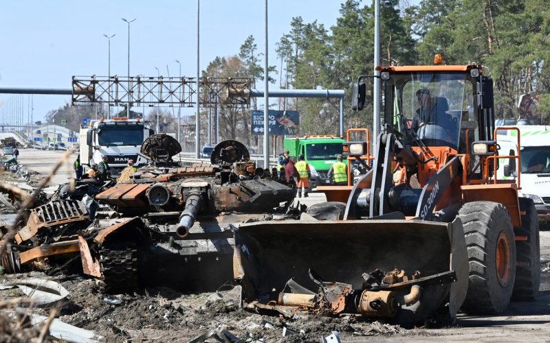 Trei autoturisme au explodat după ce au trecut peste minele terestre amplasate la Borodianka, spune primarul