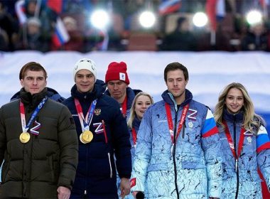 Evgheni Rîlov, dublu campion olimpic, suspendat de FINA 9 luni, după ce participat la o manifestaţie pentru sprijinirea invaziei ruse din Ucraina