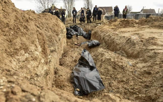 Autorii masacrelor din Bucea, daţi de gol de scrisorile de dragoste şi de documente lăsate în urmă