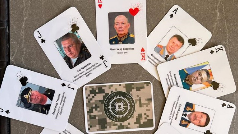 Armata ucraineană lansează cărţi de joc cu chipurile unor „criminali de război” ruşi￼