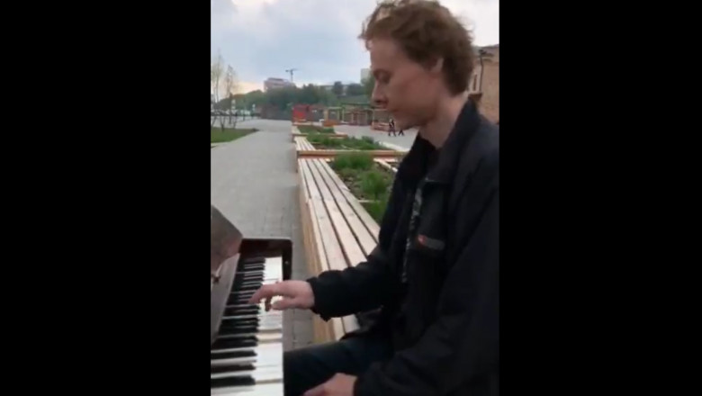 Un tânăr din Rusia a fost condamnat pentru „propagandă nazistă” pentru că a cântat la pian imnul Ucrainei￼