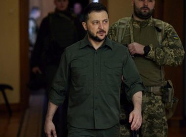 „Zelenski s-a sinucis într-un buncăr din Kiev”. Cum au încercat ruşii să influenţeze cursul războiului prin fake news￼