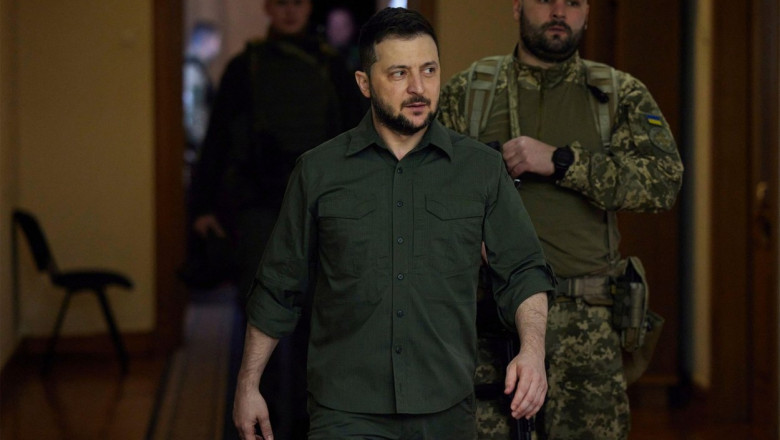 „Zelenski s-a sinucis într-un buncăr din Kiev”. Cum au încercat ruşii să influenţeze cursul războiului prin fake news￼