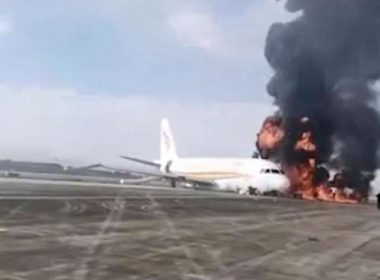 China: Un avion a luat foc după ce a ieşit de pe pistă