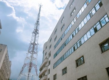 STS cumpără dulapuri metalice pentru echipamente de radiocomunicaţii de peste 7 milioane de euro. Patru oferte