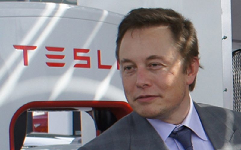 Elon Musk neagă acuzaţiile că ar fi hărţuit sexual o însoţitoare de bord în 2016; Acţiunile Tesla au scăzut cu 6%