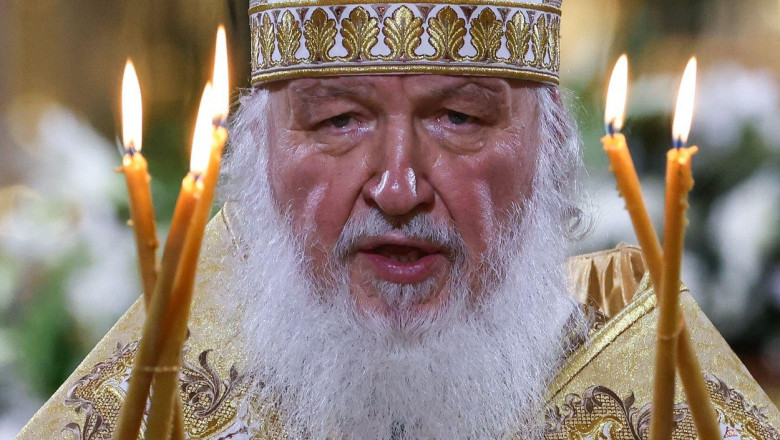 Patriarhul Kiril îi răspunde Papei, după ce i-a spus să nu fie „băiatul de altar al lui Putin”: A ales tonul greşit