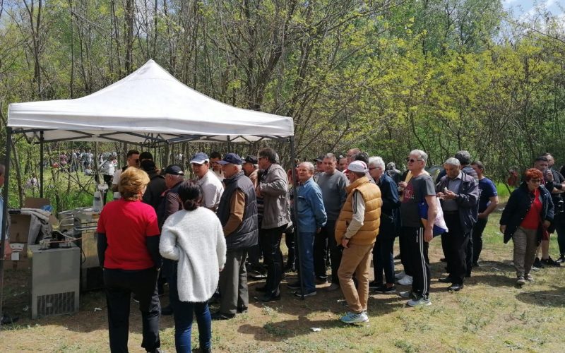 Aproximativ 1.000 de persoane au sărbătorit 1 Mai la petrecerea câmpenească organizată de PSD
