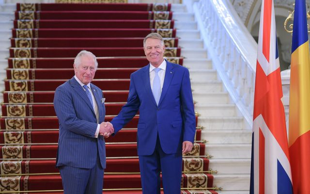 Prinţul Charles de Wales la Bucureşti; s-a întâlnit cu preşedintele, premierul, Custodele Coroanei şi refugiaţi ucraineni