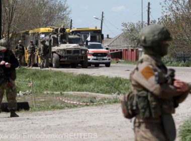 Trupele ruse evacuează cadavrele civililor din Mariupol în camioane cu inscripţia ''ajutor umanitar'' (funcţionar ucrainean)