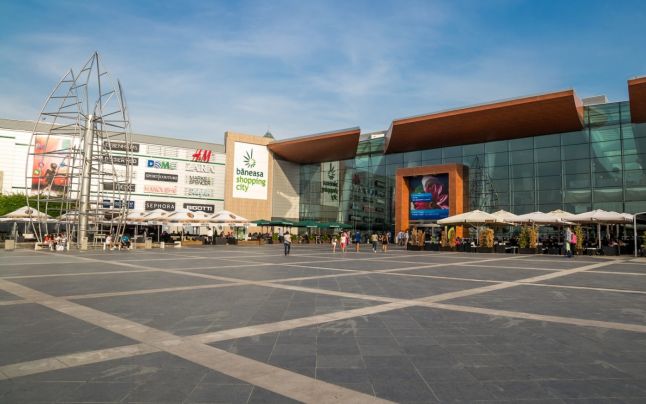 Alertă cu bombă la un Mall din Capitală