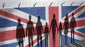 Marea Britanie trimite imigranţii ilegali în Rwanda