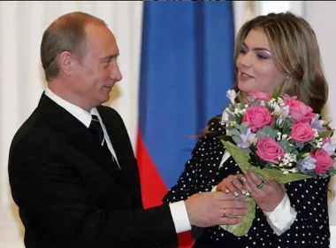 Presupusa iubită a lui Vladimir Putin, pusă oficial pe lista de sancţiuni a UE / Cine este Alina Kabaeva