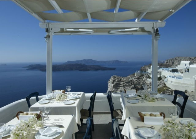 Restaurantele din Grecia resimt impactul inflaţiei; preţul mediu al popularei souvlaki a crescut cu 30%