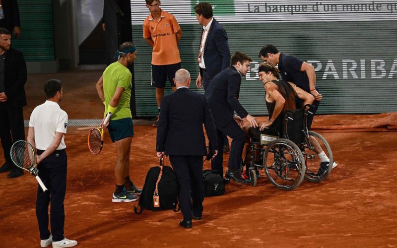 Nadal a ajuns în finală la Roland Garros chiar de ziua lui de naştere, după ce Zverev a abandonat. Germanul a urlat de durere şi a părăsit terenul în scaun cu rotile