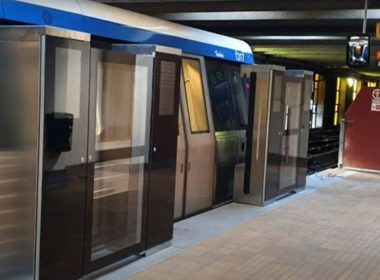 Porţi anti-suicid la metrou