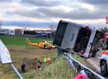 Autocar cu români implicat într-un accident în Italia