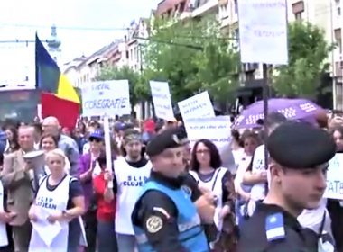 Profesorii din Cluj-Napoca au ieşit din nou în stradă